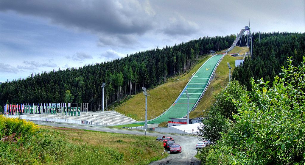 https://fr.wikipedia.org/wiki/Fichier:Vogtland_Arena.jpg