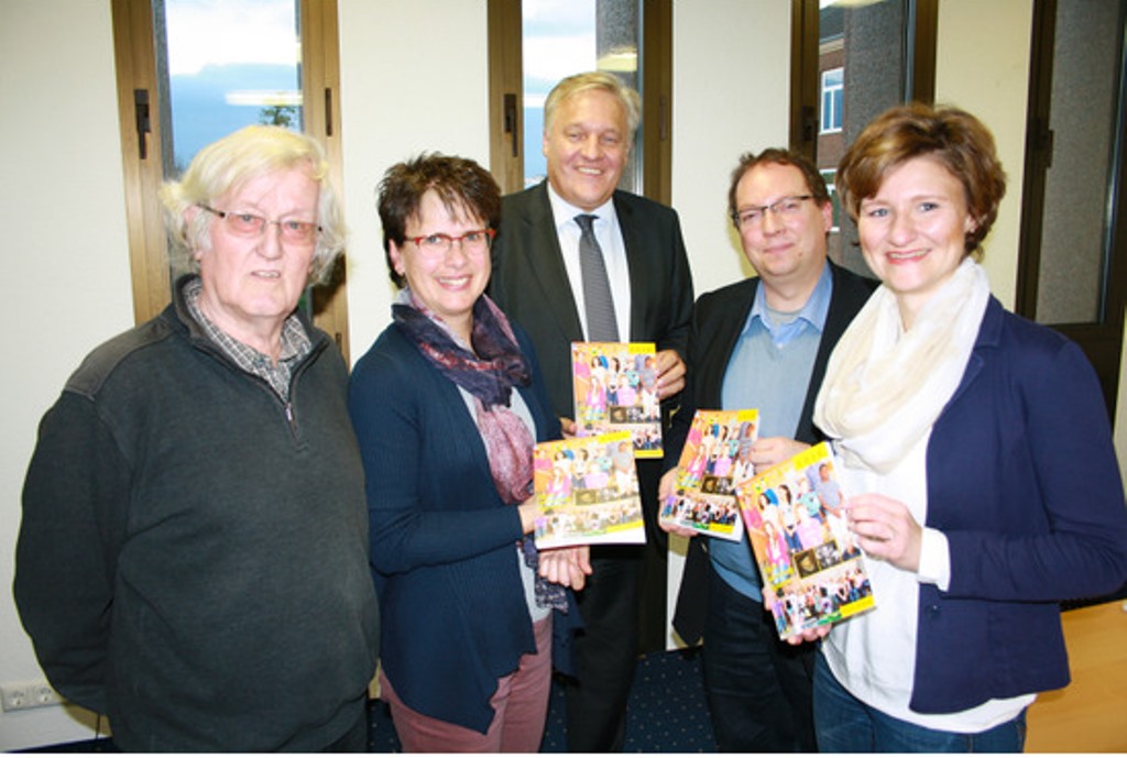 v. li. Ludger Dowe, Gerda Kückhoven, Landrat Wolfgang Spelthahn, Guido von Büren und Katrin Hahne stellten das neue Jahrbuch vor
