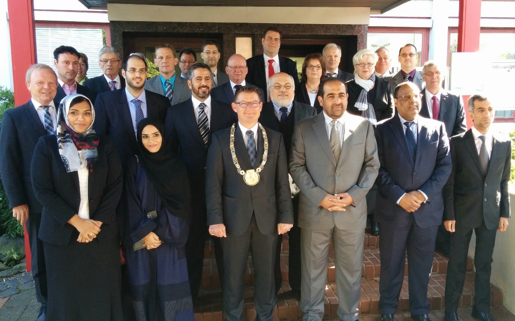 Gruppenfoto vor dem Rathaus in Aldenhoven