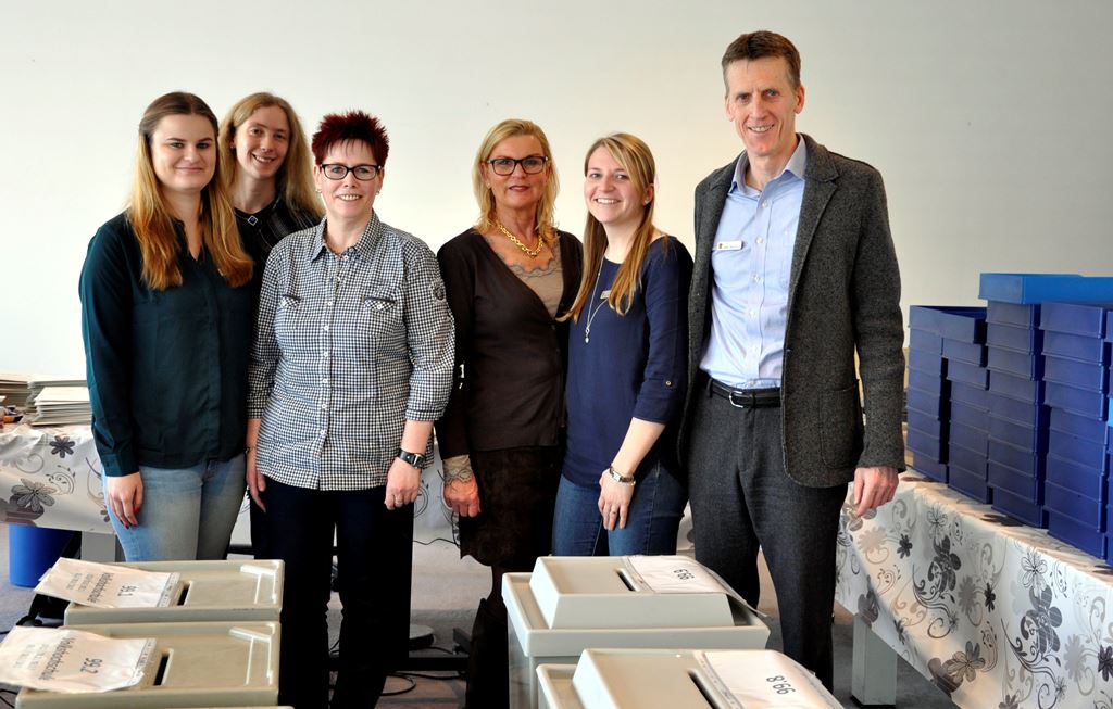 Foto: Das Team des Wahlbüros ist gut aufgestellt und eingespielt.