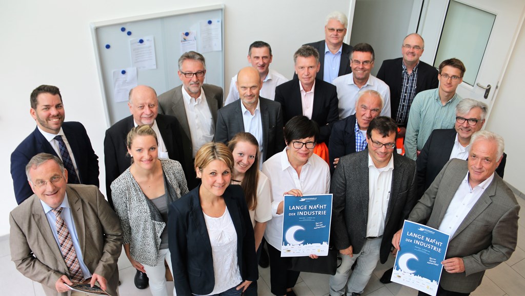 Die Organisatoren und Vertreter der Unternehmer freuen sich auf die dritte Lange Nacht der Industrie in Düren. Ab sofort sind Anmeldungen online möglich. Foto: Stephan Johnen/WIN.DN