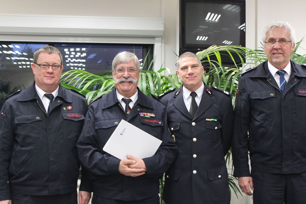 Foto: (v.l.n.r.) Thomas Quast, Egon Frings, Ludovic Delecourt (Feuerwehr Valenciennes) und Jürgen Pelzer.