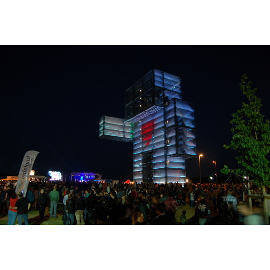 Wer am 29. Juni bei der Party am Indemann mitfeiern möchte, sollte sich seine Karte möglichst im Vorkauf sichern, damit sich an den Shuttlebussen zur Goltsteinkuppe keine Schlangen bilden. Foto: Kreis Düren Wer am 29. Juni bei der Party am Indemann mitfeiern möchte, sollte sich seine Karte möglichst im Vorkauf sichern, damit sich an den Shuttlebussen zur Goltsteinkuppe keine Schlangen bilden. Foto: Kreis Düren