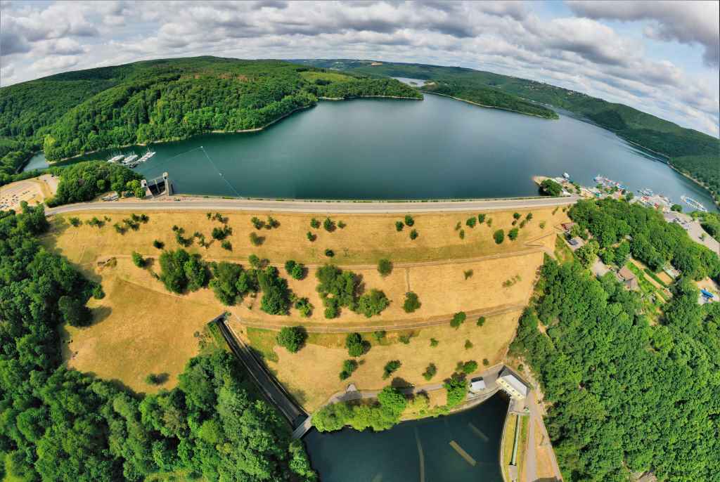 Die Rurtalsperre Schwammenauel, das Herzstück der Talsperrenlandschaft in der Nordeifel WVER