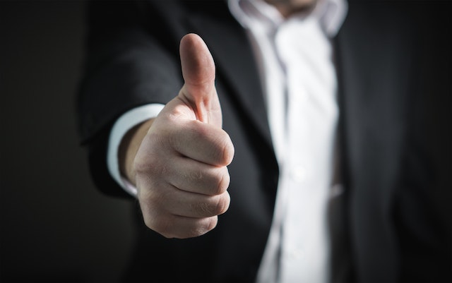 Foto von Pixabay: https://www.pexels.com/de-de/foto/nahaufnahme-der-menschlichen-hand-327533/