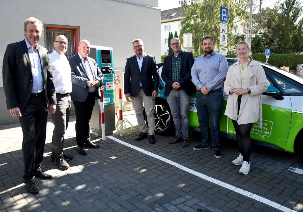 Durch das „eMIND“-Projekt konnten auf Dürener Stadtgebiet rund 300 Landepunkte, für E-Fahrzeuge, wie hier auf der Gartenstraße, errichtet werden.