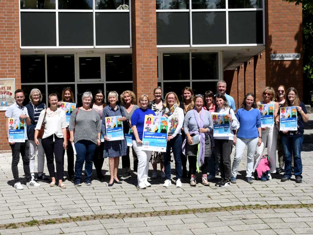 Zahlreiche Einrichtungen und Institutionen beteiligen sich am ersten Jugendtag „VISION 4U“ am 4. Juli im Haus der Stadt, im Jugendzentrum „MultiKulti“ und in der Stadtbücherei.