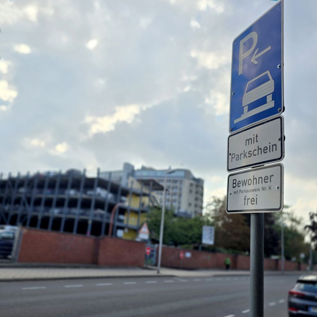 Mehr Übersicht, weniger Missverständnisse: die Beschilderung rund um das Krankenhaus wird angepasst.