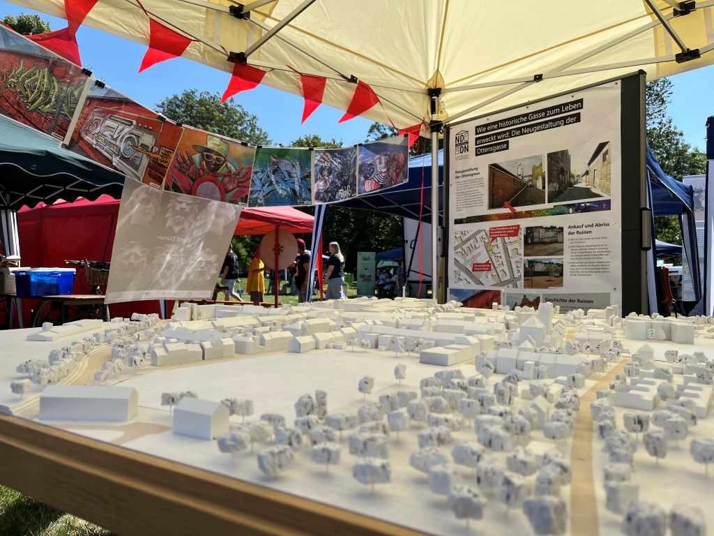Beim Nordstadtfest informierte die Sanierungsstelle über die Stadterneuerung und die kreative Entwicklung in Nord-Düren. (Foto: PR-Management Nord-Düren)