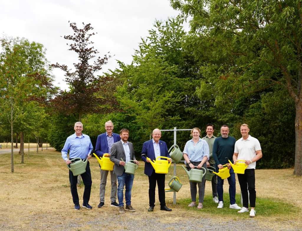 V.l.n.r.: Frank Hergarten, Cord Meyer, Winfried Kranz-Pitre, Frank Peter Ullrich, Sonja Erdmann, Florian Reiterer, Michael Weckauf, Kim Hermann ___
